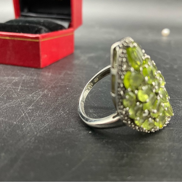 Sterling Silver Peridot Ring - Picture 6 of 8